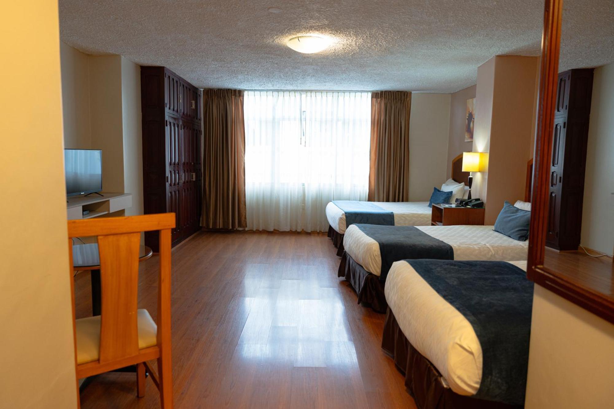 Hotel Santa Monica Cuenca Extérieur photo