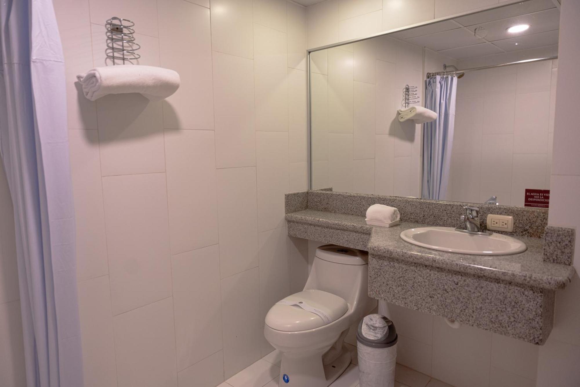 Hotel Santa Monica Cuenca Extérieur photo