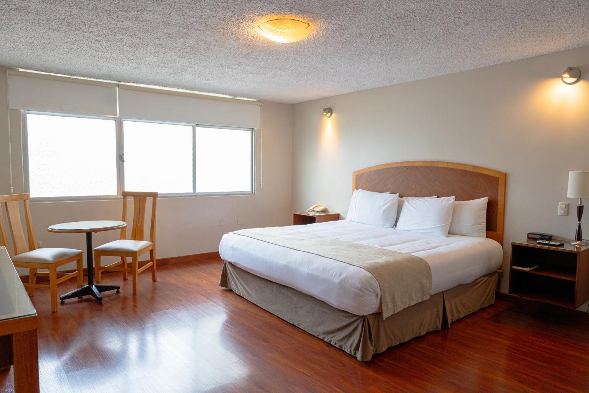 Hotel Santa Monica Cuenca Extérieur photo
