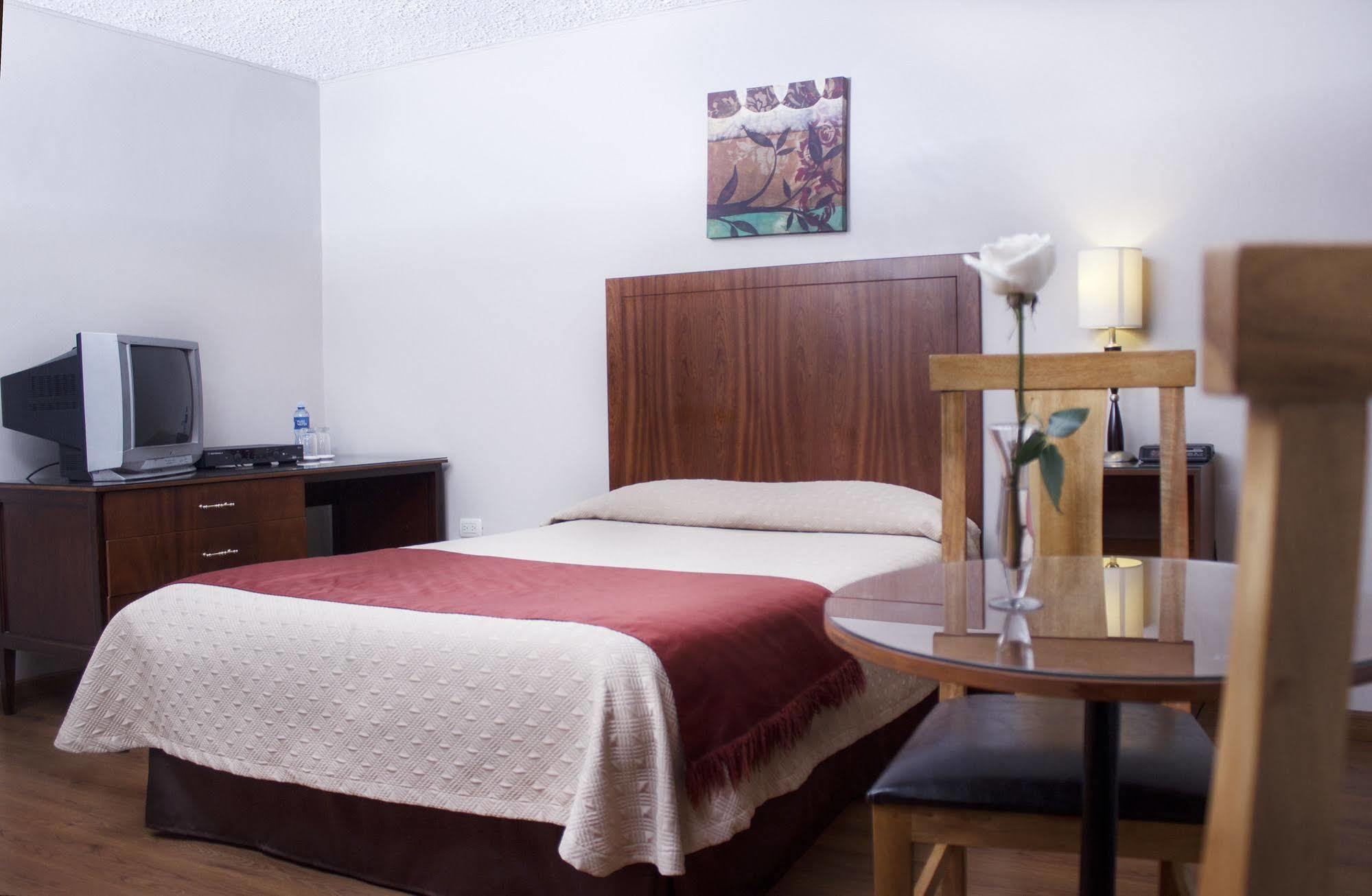 Hotel Santa Monica Cuenca Extérieur photo